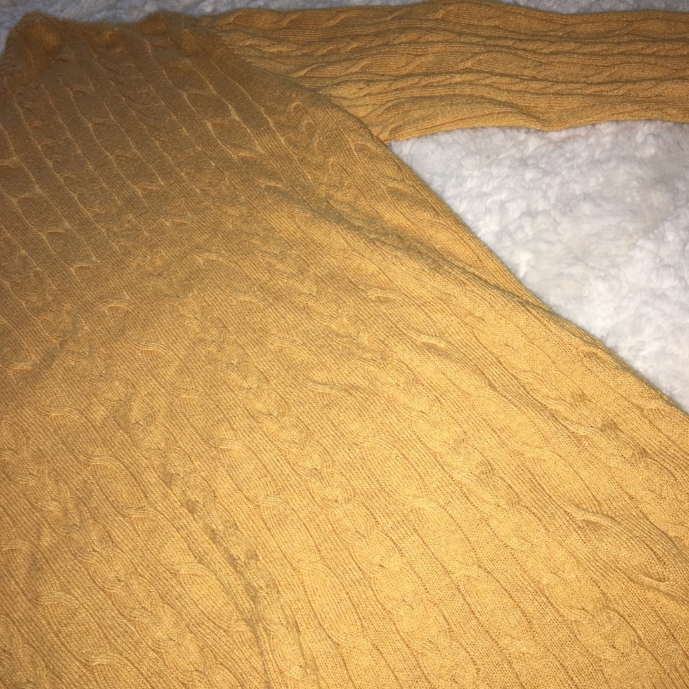 Yellow Sweater 💛 - Picture 3 of 3